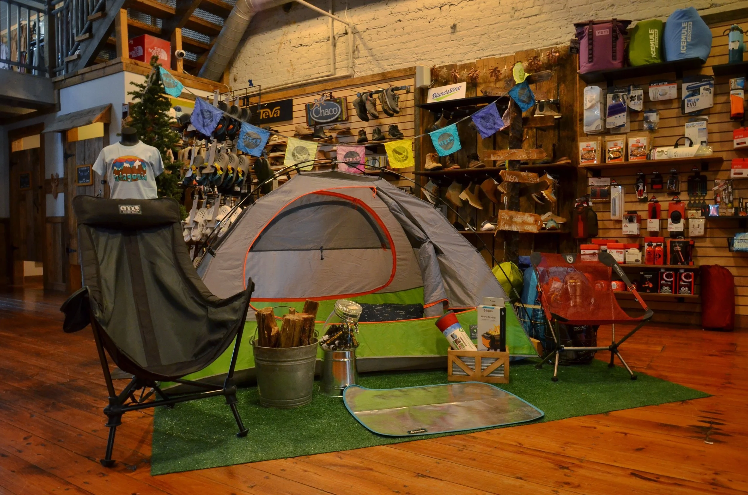 Wholesale Camping Equipment - Dreamer Camp